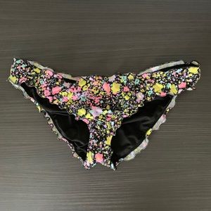 Cheek hugger bikini bottom